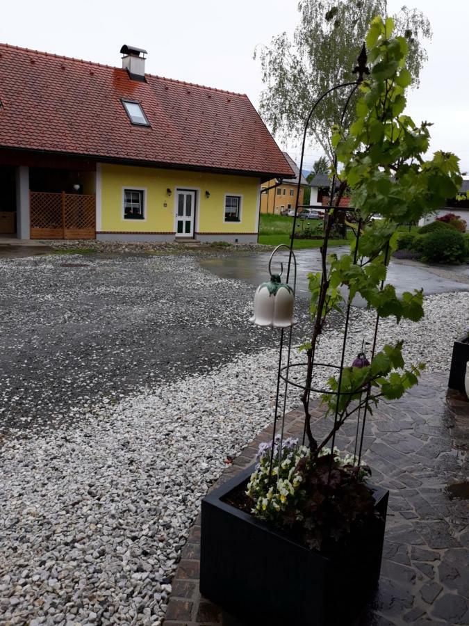 Russhof-Fam.Thomann Hotel Stainz Bagian luar foto